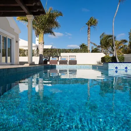 Puerto Del Carmen Sleeps 6 Pool Air Con Wifi